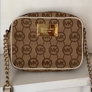 Michael kors small crossbody bag